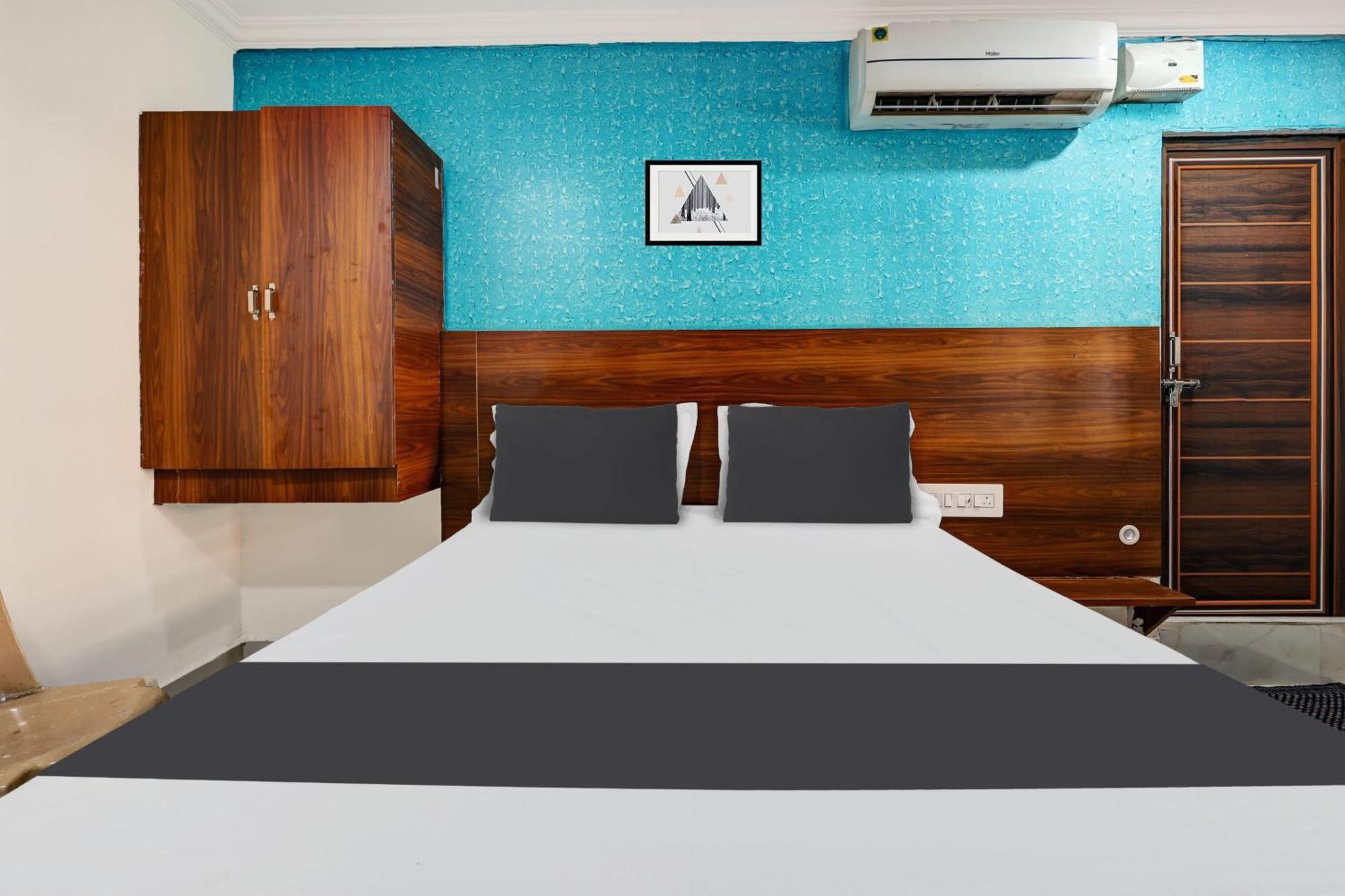 Hotel O Gangothri Lodge Visakhapatnam Exteriör bild